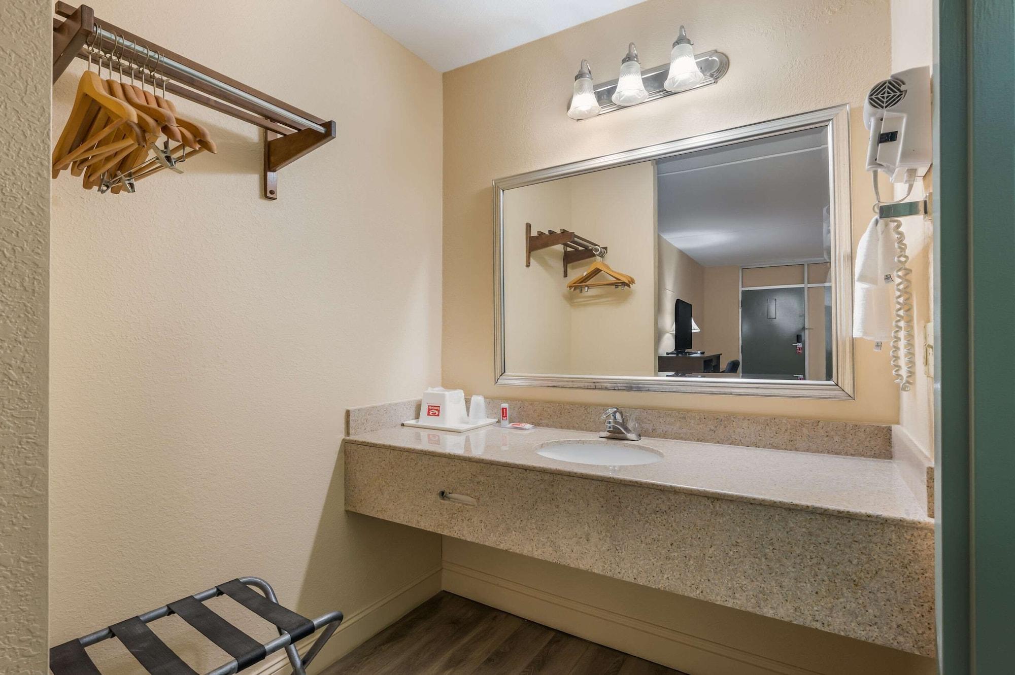 Econo Lodge Cullman Eksteriør billede